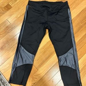 Alala Cropped Colorblocked Leggings